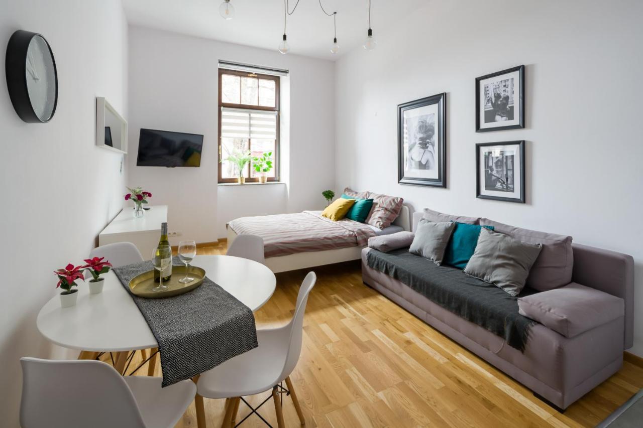 Discover Krakow Apartments - 5 Borowickiej St - Studio Next To Opera And Unity Centre Luaran gambar