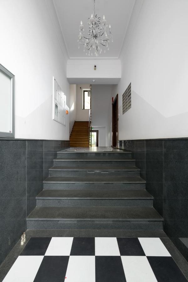 Discover Krakow Apartments - 5 Borowickiej St - Studio Next To Opera And Unity Centre Luaran gambar