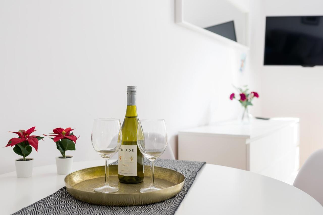 Discover Krakow Apartments - 5 Borowickiej St - Studio Next To Opera And Unity Centre Luaran gambar