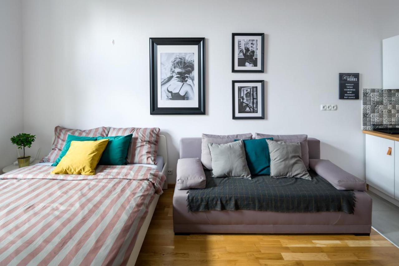 Discover Krakow Apartments - 5 Borowickiej St - Studio Next To Opera And Unity Centre Luaran gambar