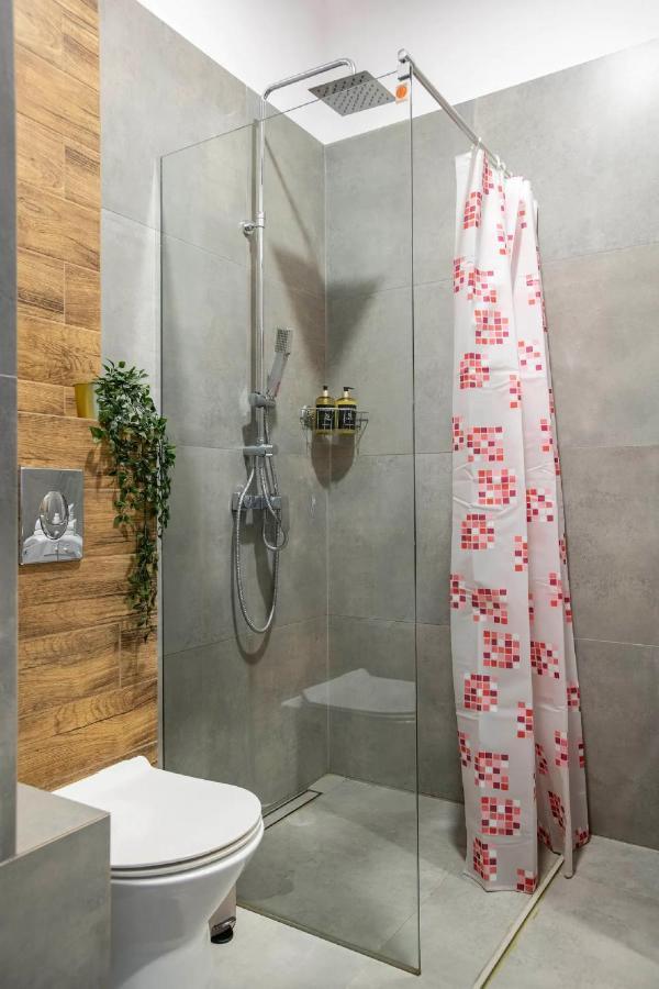 Discover Krakow Apartments - 5 Borowickiej St - Studio Next To Opera And Unity Centre Luaran gambar
